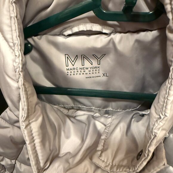 ANDREW MARC Quilted Mixed Media Puffer Vest in Light Gray & Blk Size XL Womens - Picture 3 of 4